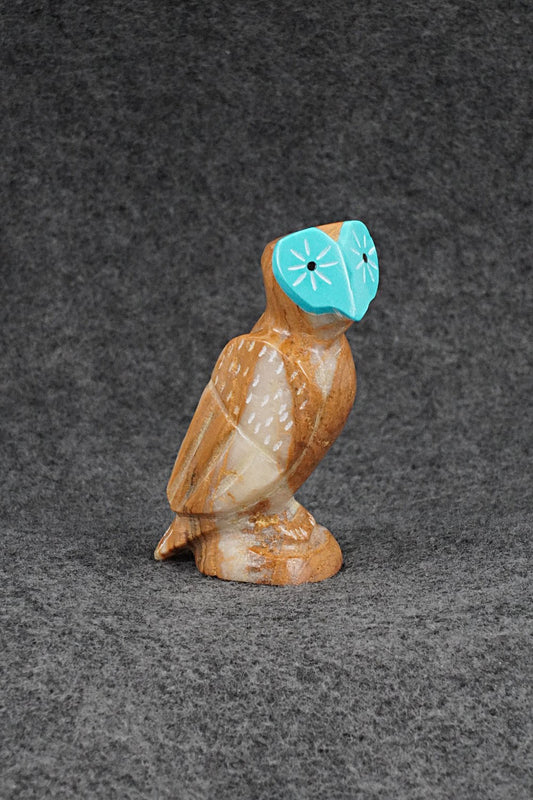 Owl Zuni Fetish Carving - Enrike Leekya