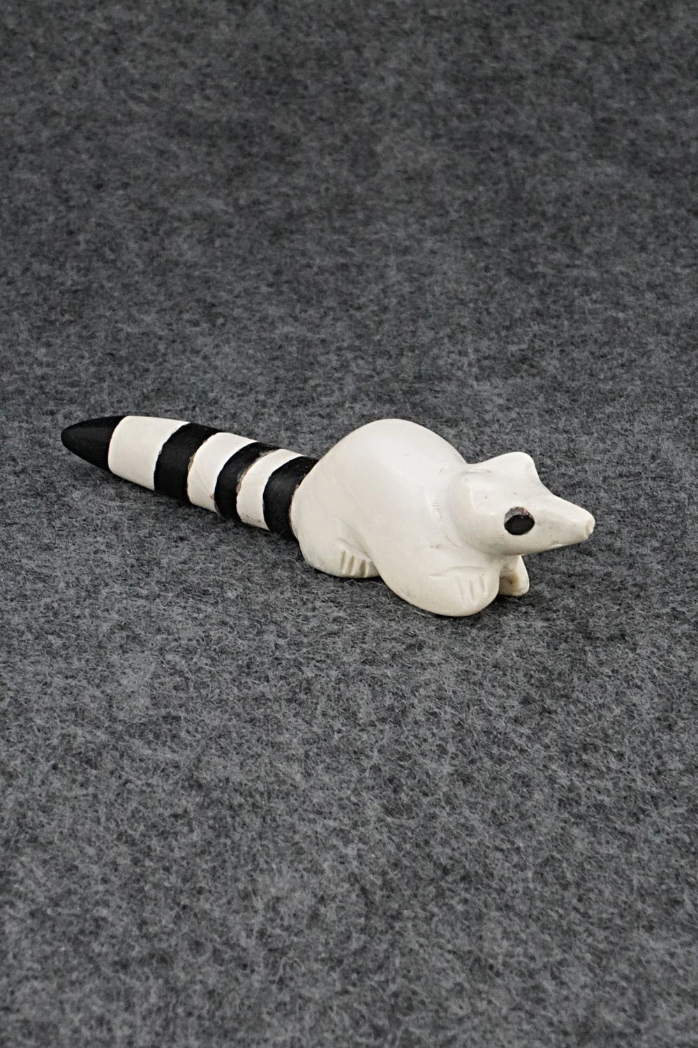 Raccoon Zuni Fetish Carving - Justin Red Elk
