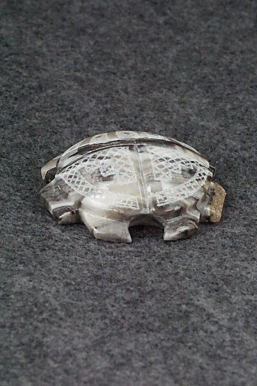 Crab Zuni Fetish Carving - Shannon Calavaza