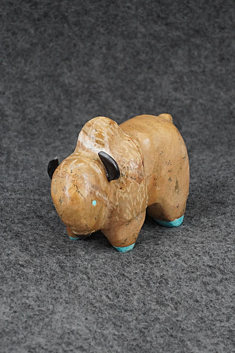 Buffalo Zuni Fetish Carving - Freddie Leekya