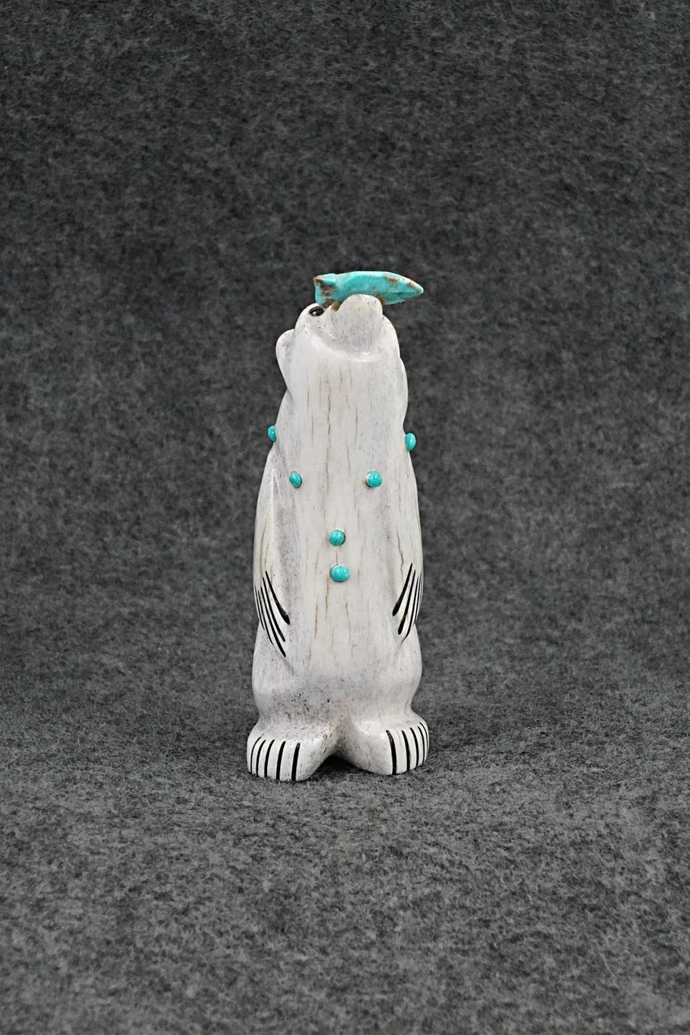 Bear Zuni Fetish Carving - Claudia Peina