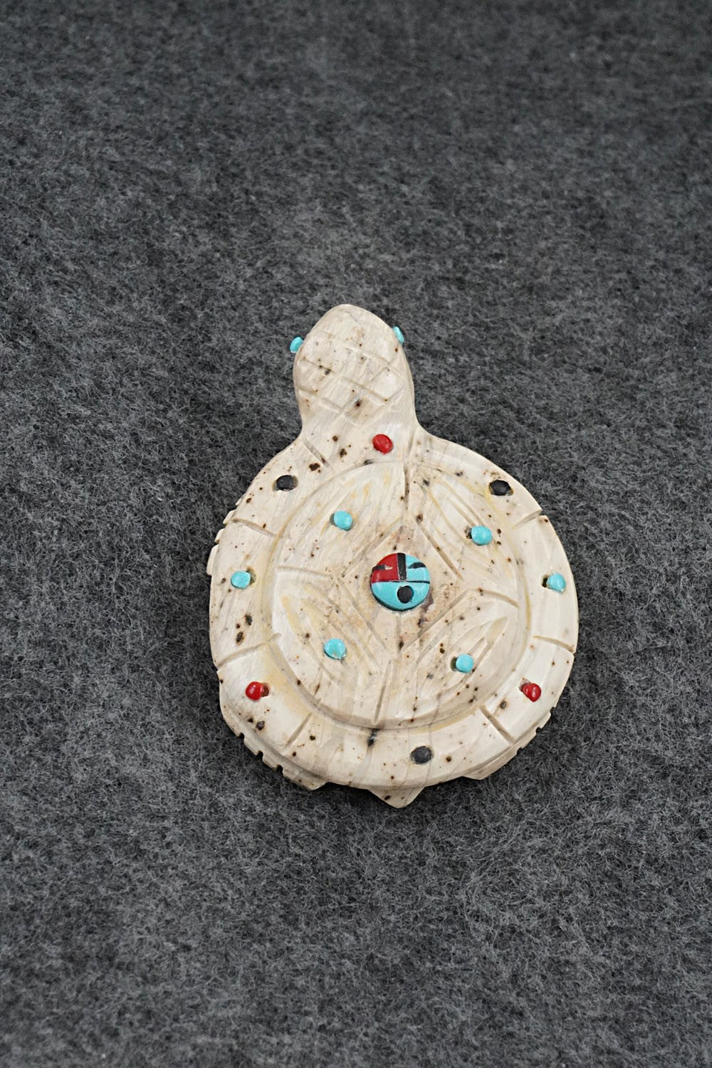 Turtle Zuni Fetish Carving - Dannette Laate