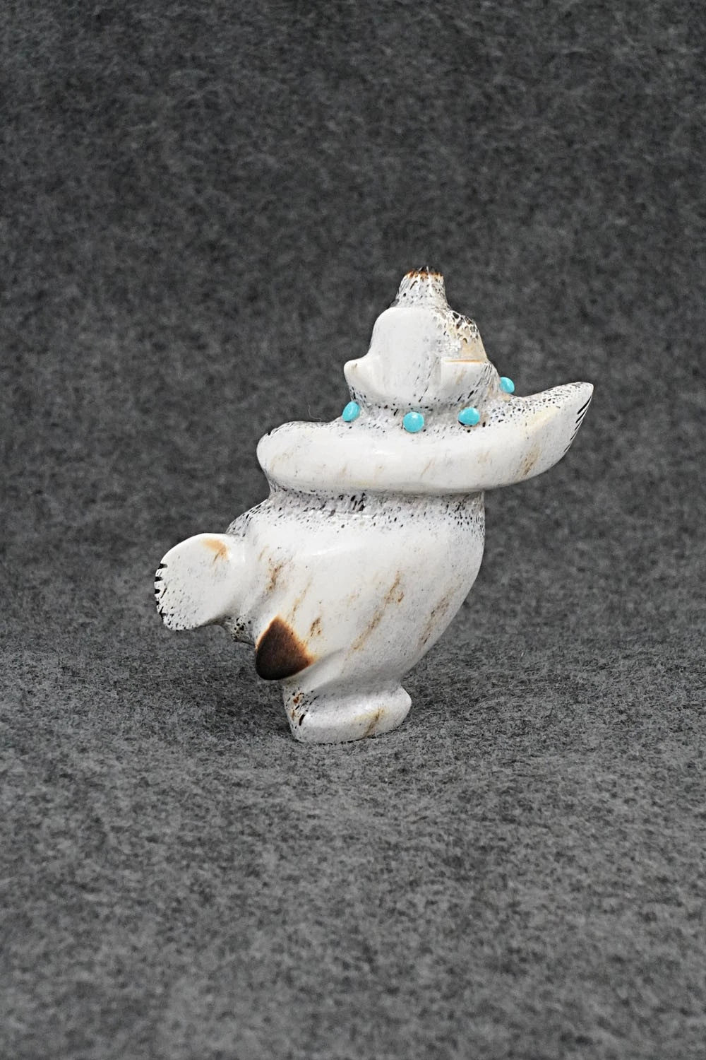 Bear Zuni Fetish Carving - Claudia Peina