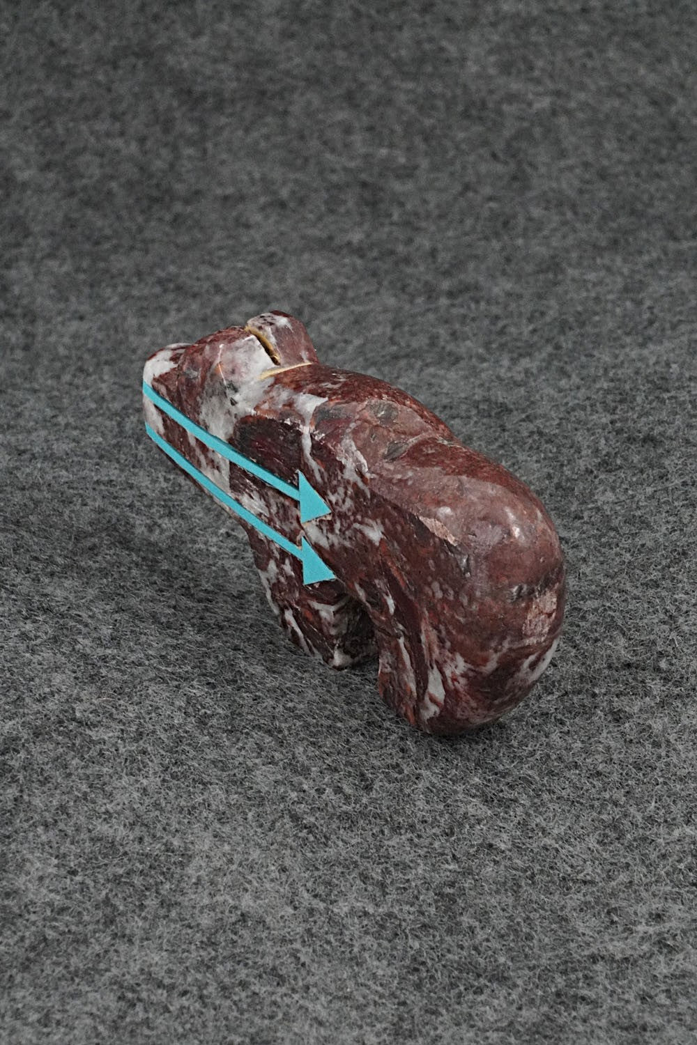 Bear Zuni Fetish Carving - Bernard Laiwakete