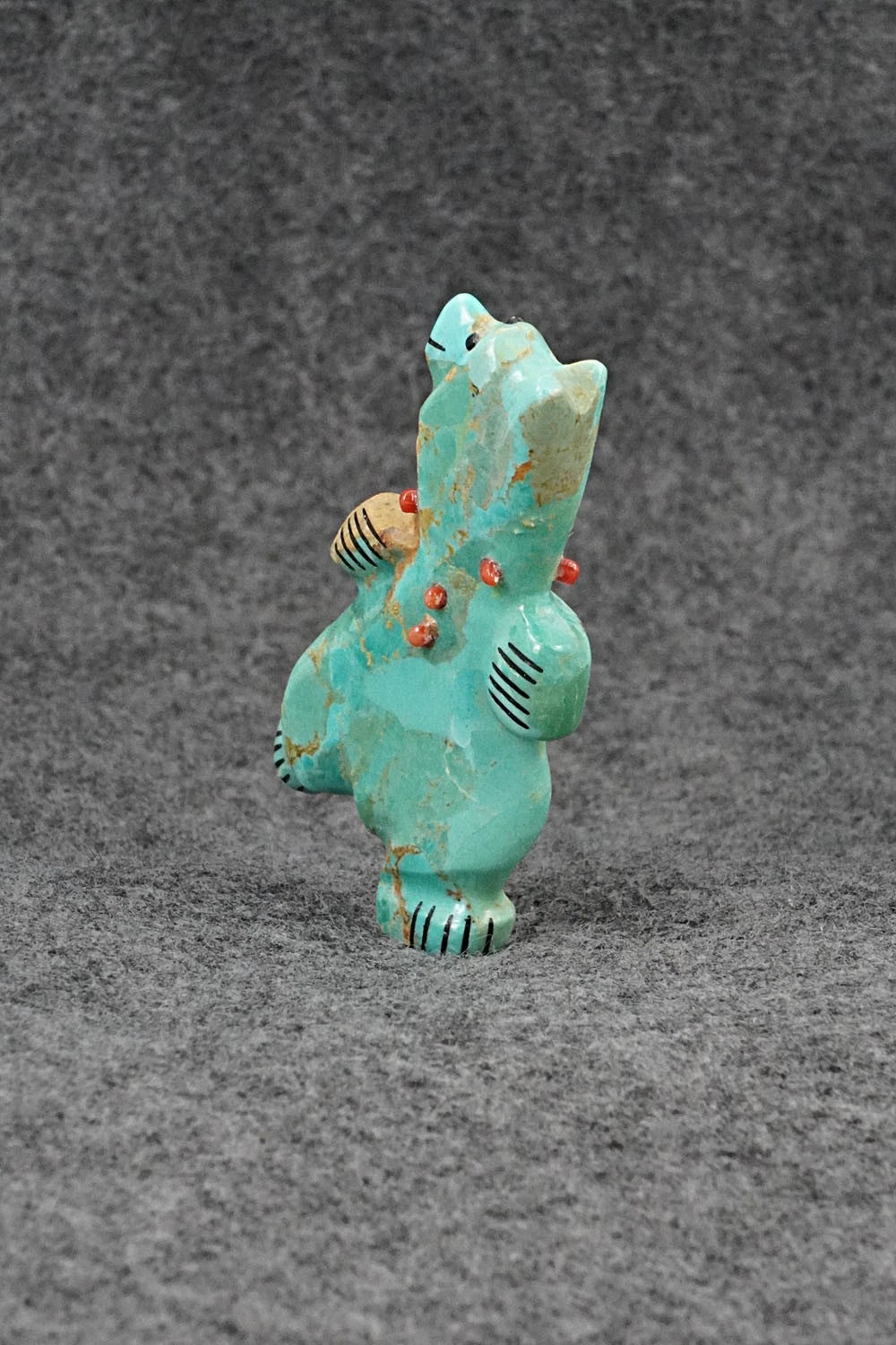 Bear Zuni Fetish Carving - Claudia Peina