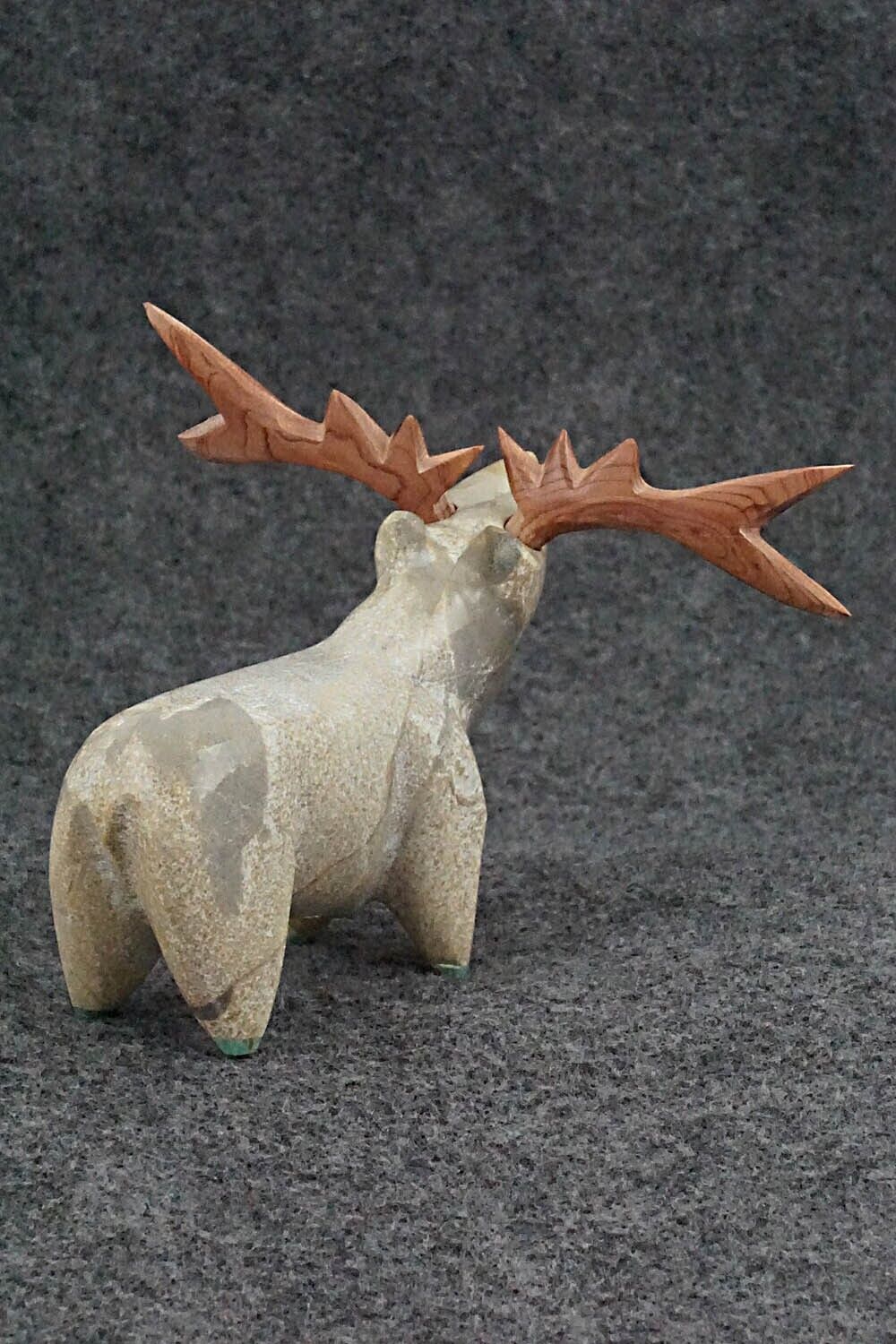 Elk Zuni Fetish Carving - Enrike Leekya
