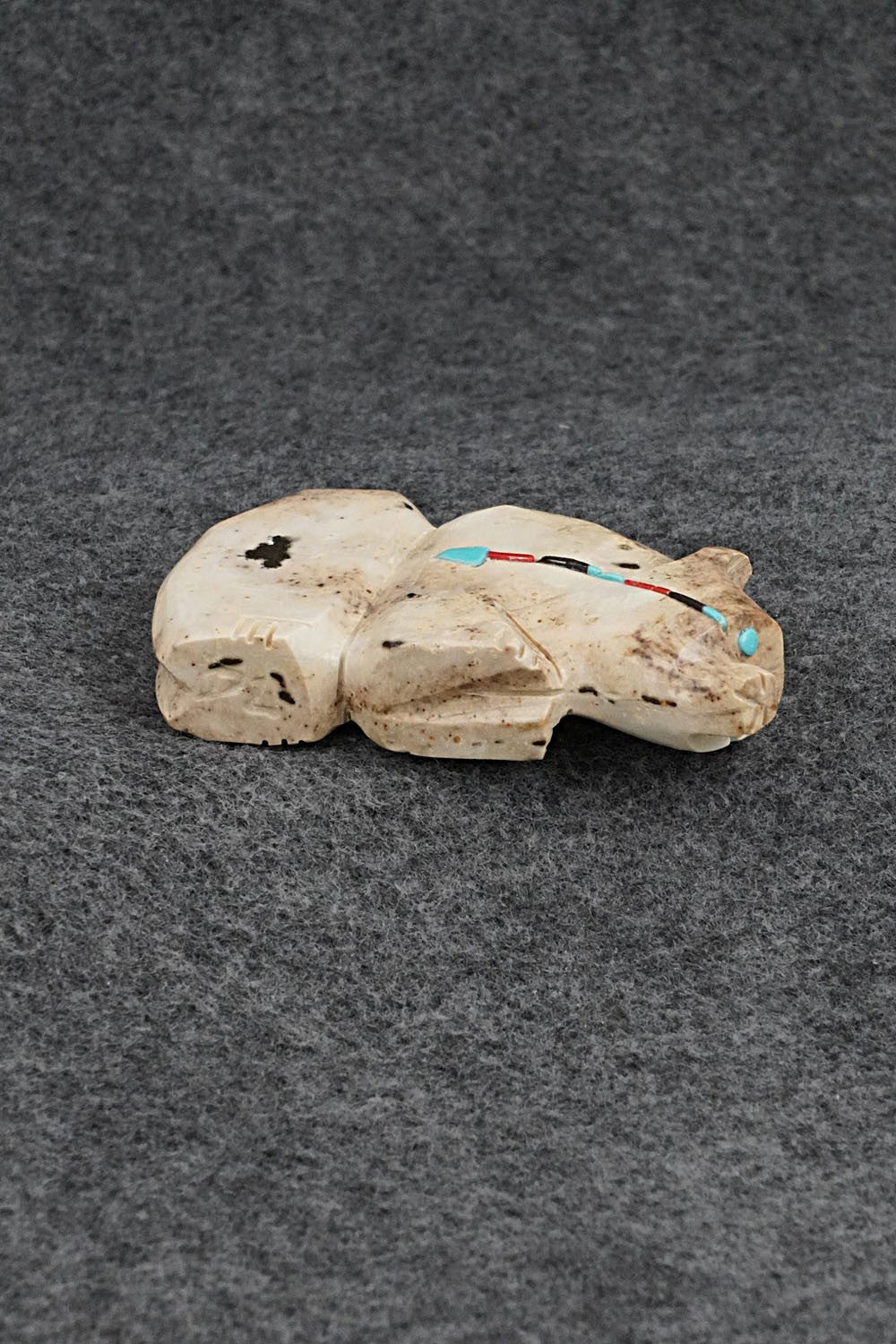 Bear Zuni Fetish Carving - Danette Laate