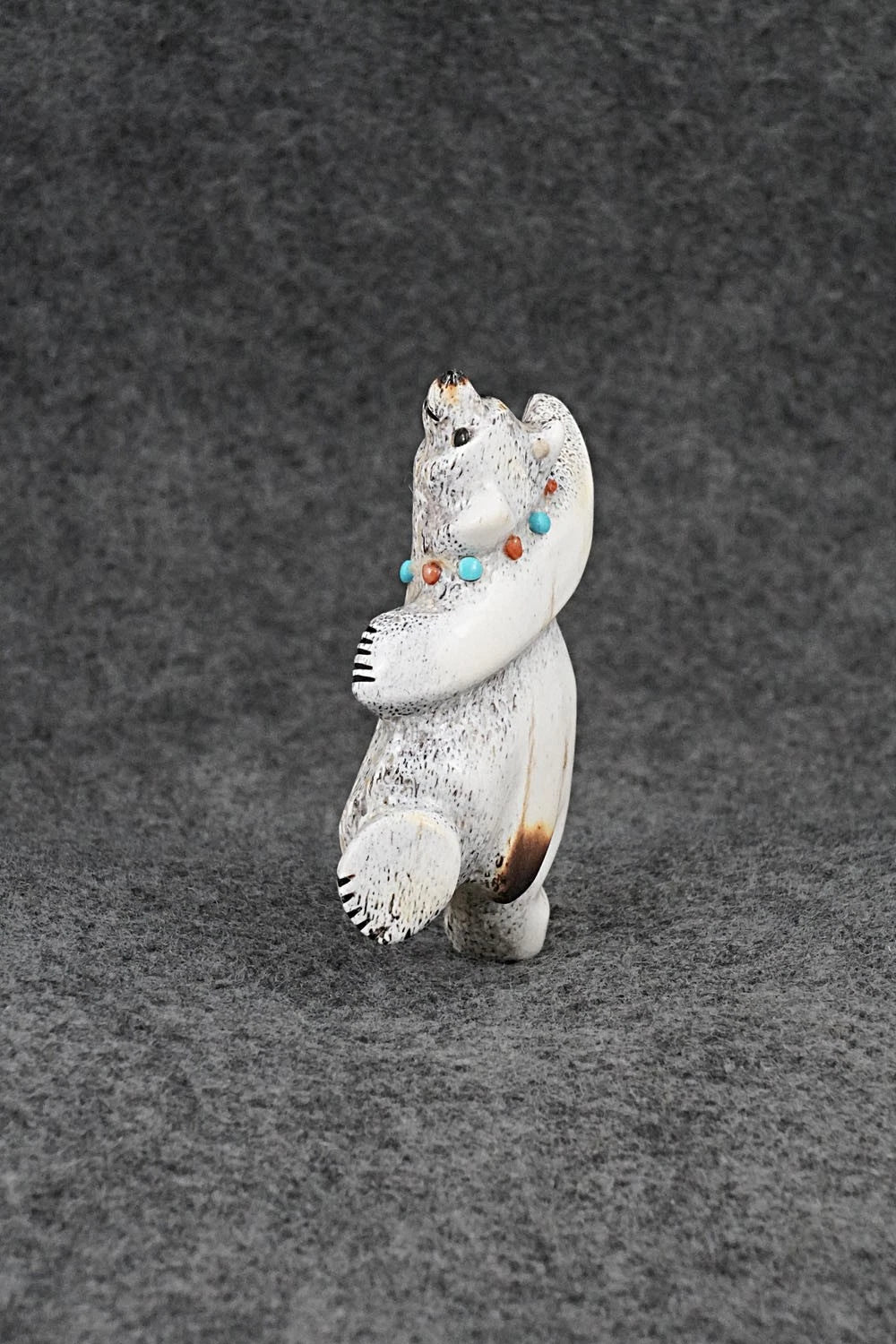 Bear Zuni Fetish Carving - Claudia Peina