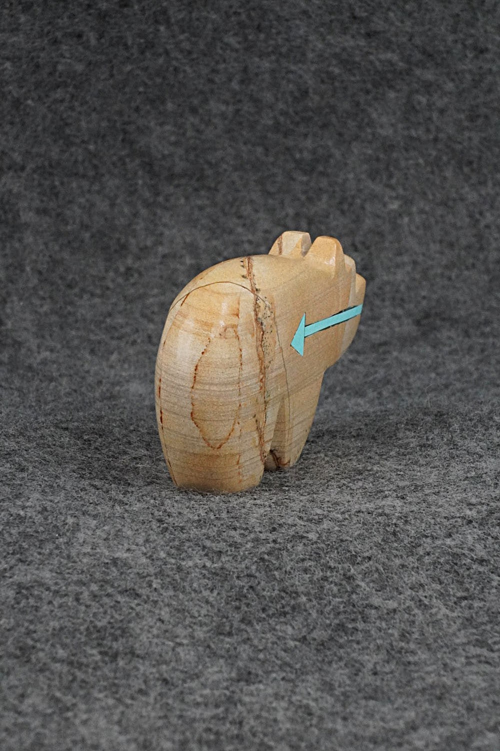 Bear Zuni Fetish Carving - Bernard Laiwakete