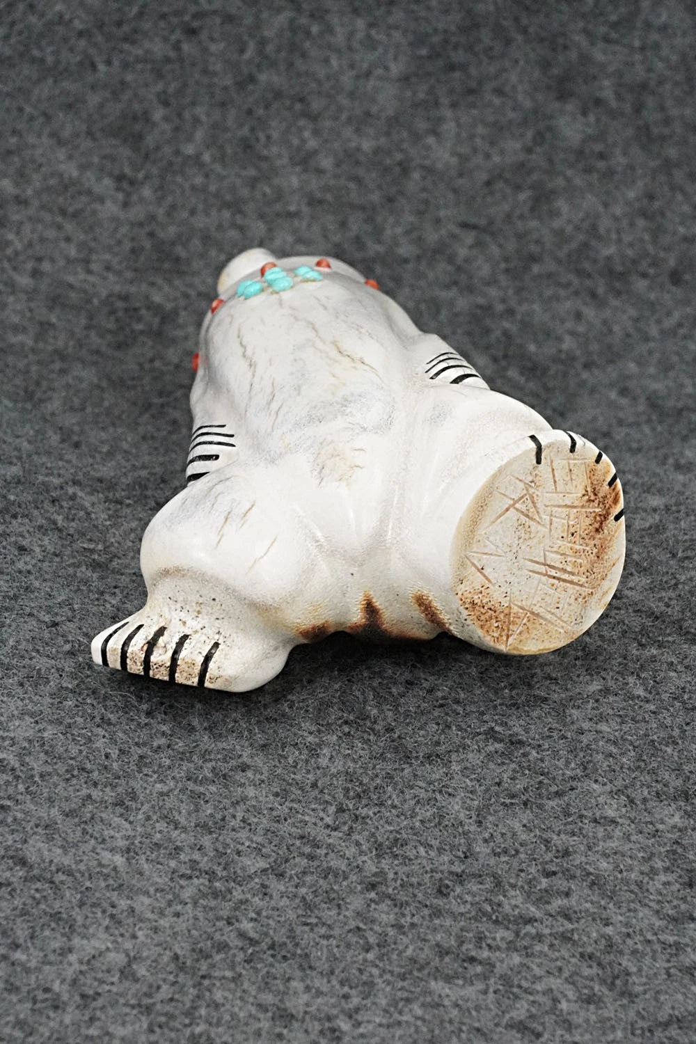 Bear Zuni Fetish Carving - Claudia Peina