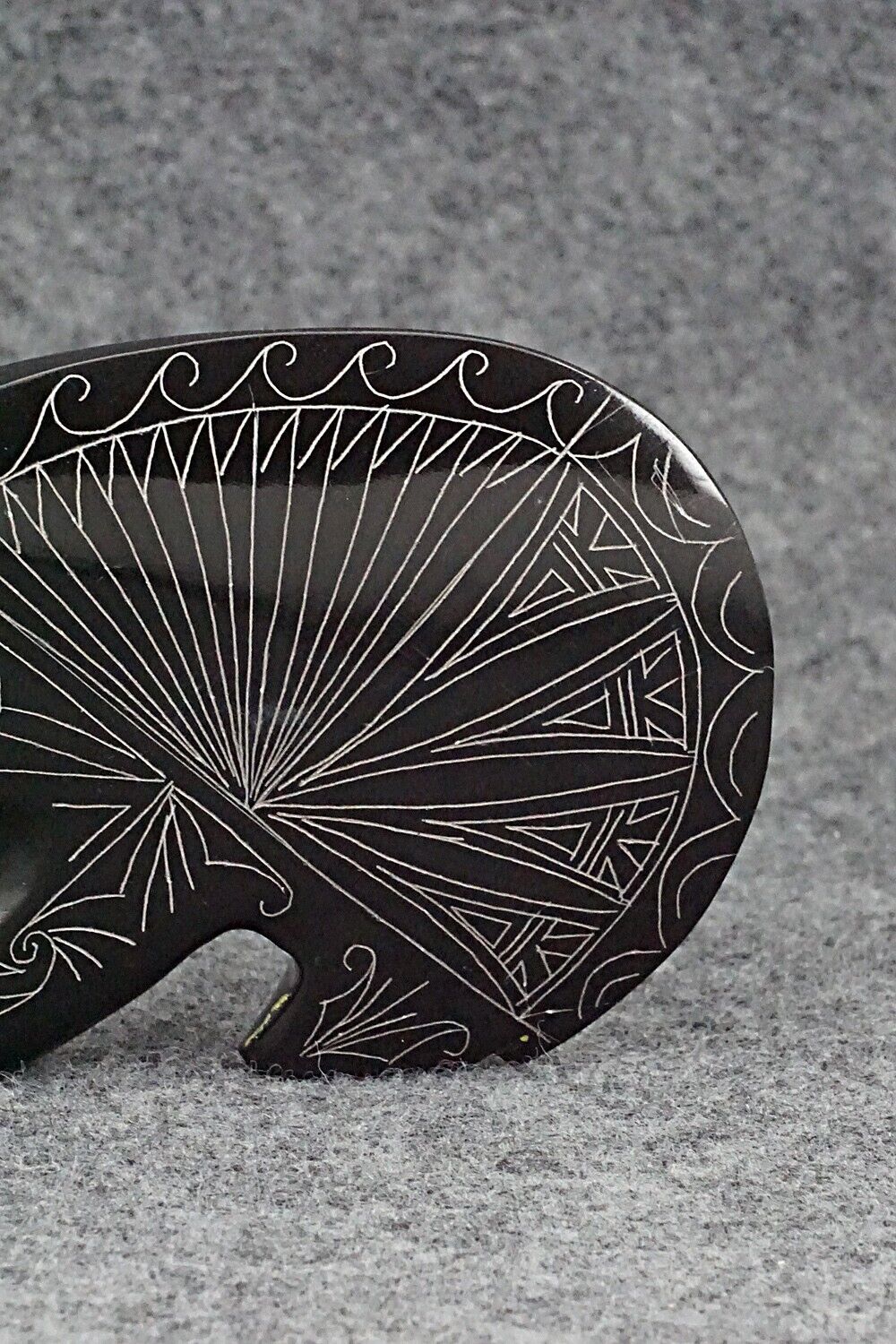 Bear Zuni Fetish Carving - Jonathan Natewa