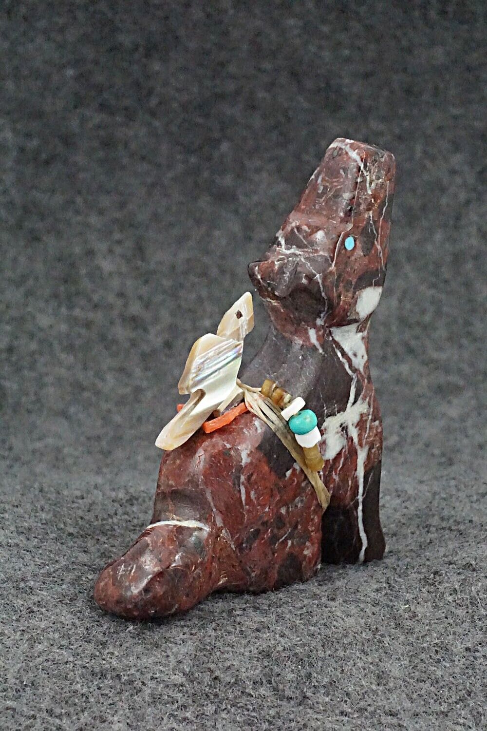 Wolf Zuni Fetish Carving - Fernando Laiwakete