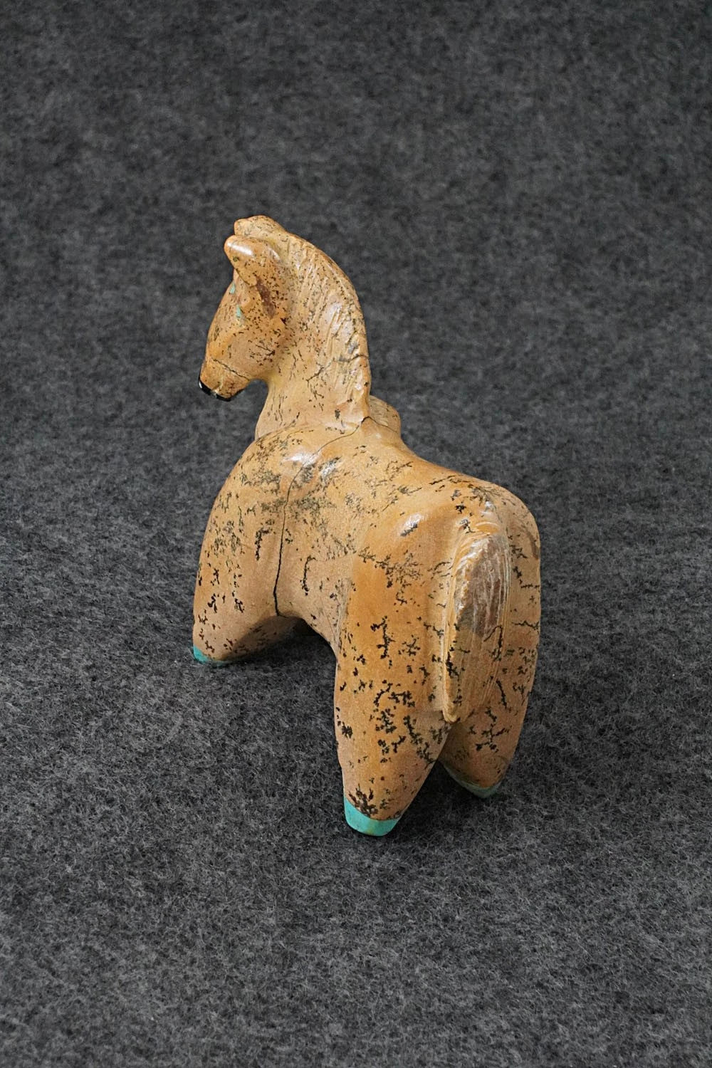 Horse Zuni Fetish Carving - Freddie Leekya