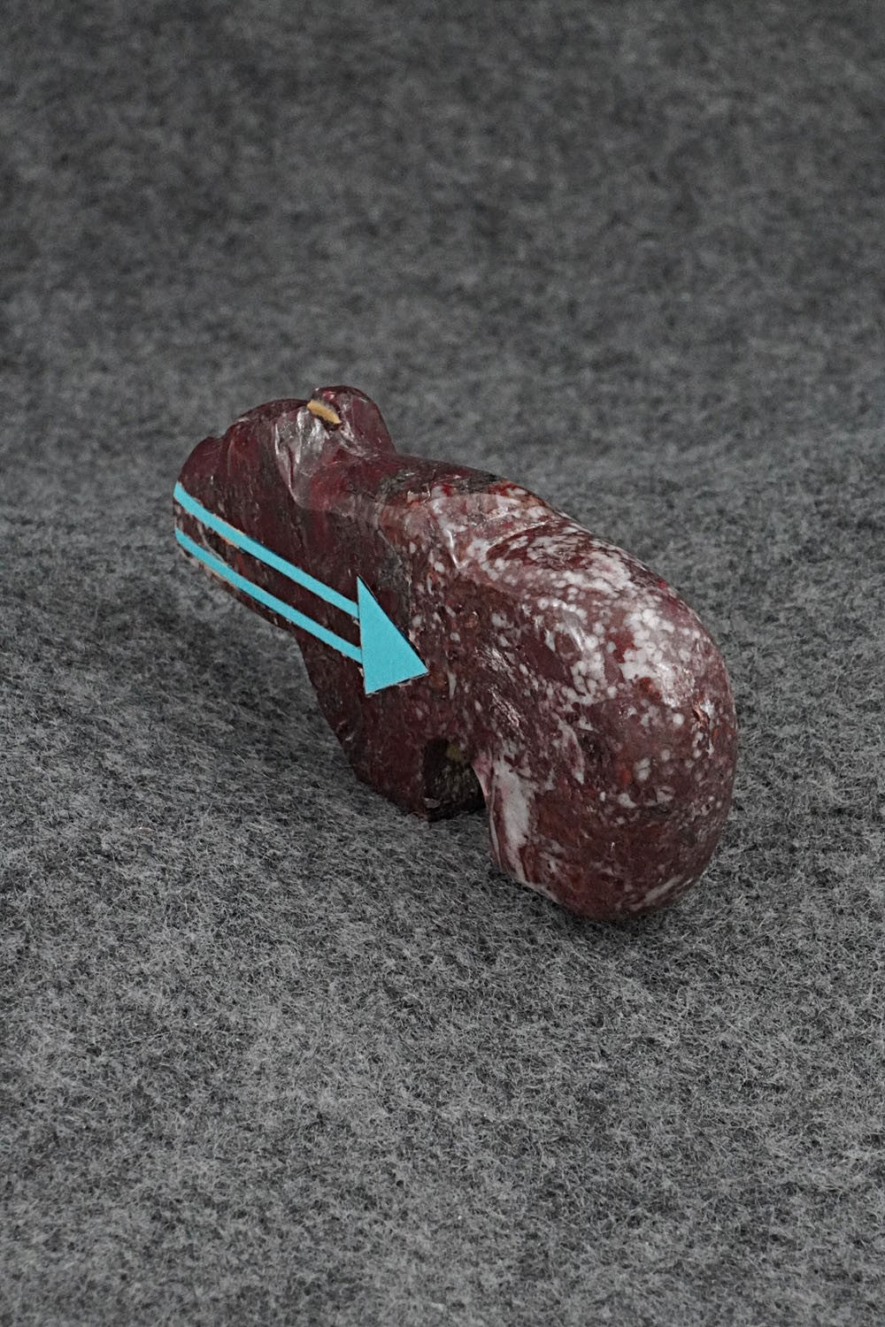 Bear Zuni Fetish Carving - Bernard Laiwakete