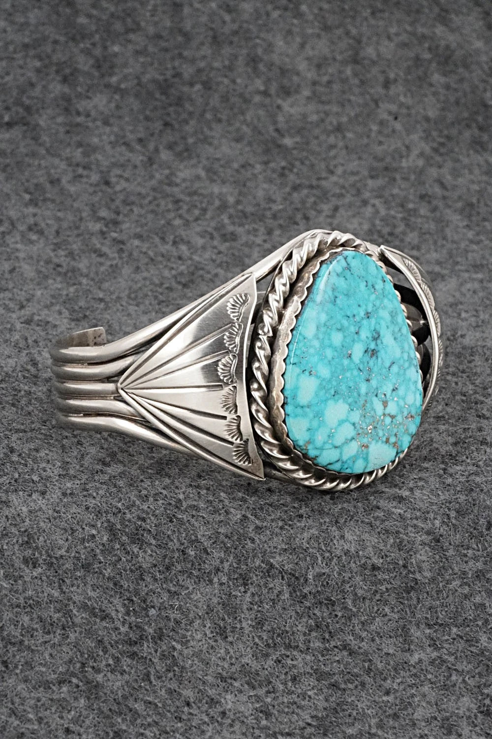 Turquoise & Sterling Silver Vintage Bracelet - Larose Ganadonegro