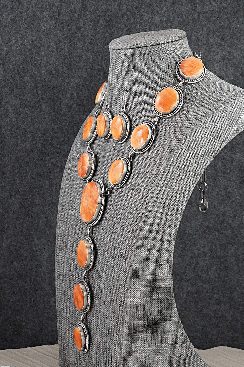 Spiny Oyster & Sterling Silver Necklace and Earrings Set - Paul Livingston