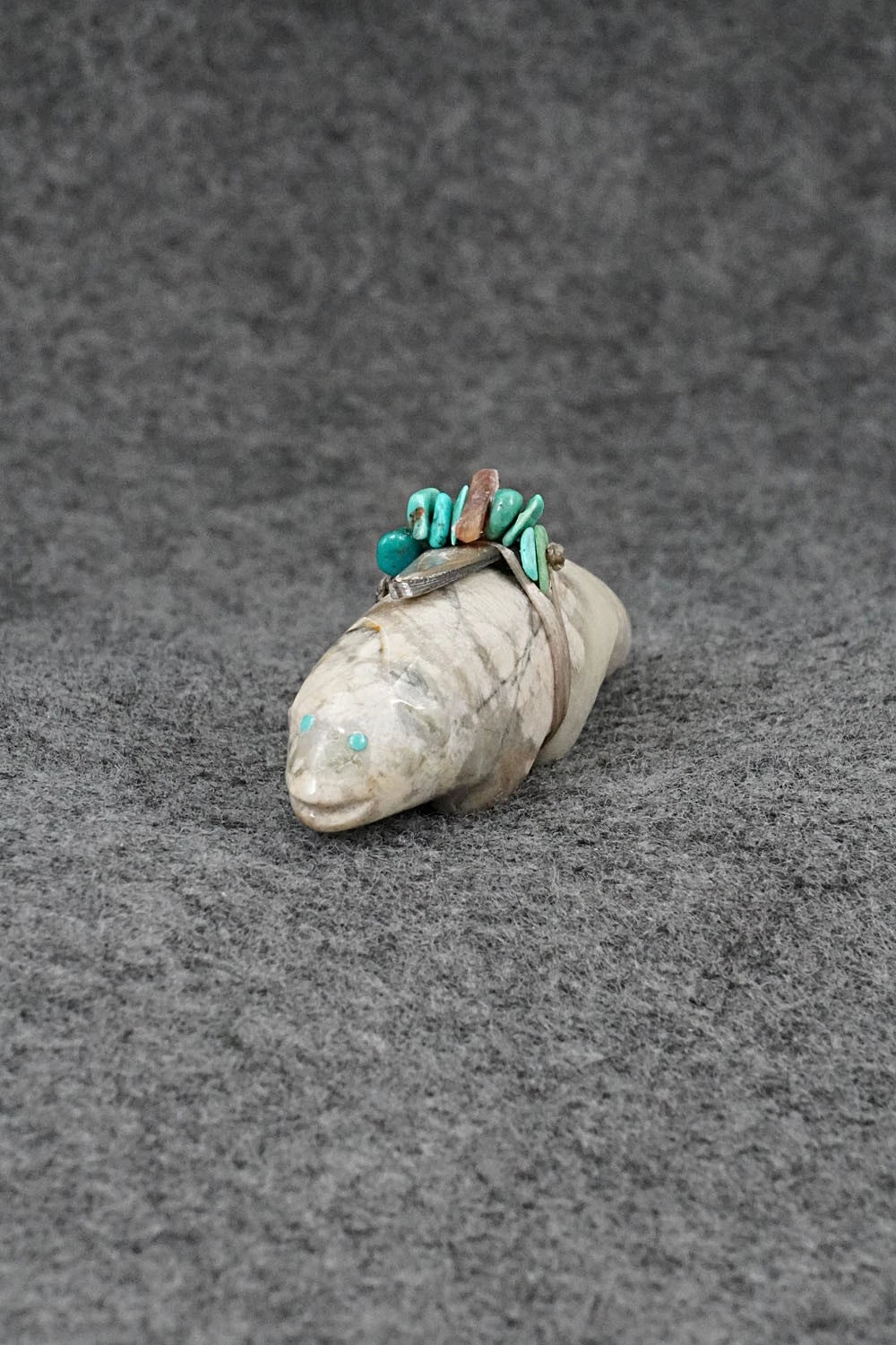Otter Zuni Fetish Carving - Delvin Leekya