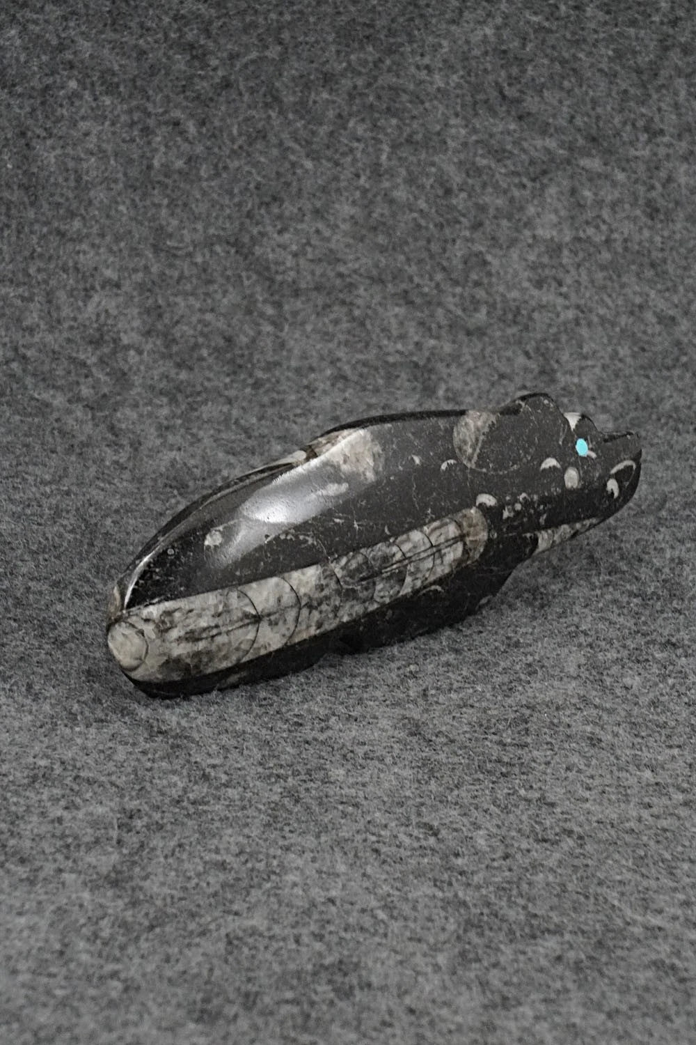 Bear Zuni Fetish Carving - Bernard Laiwakete