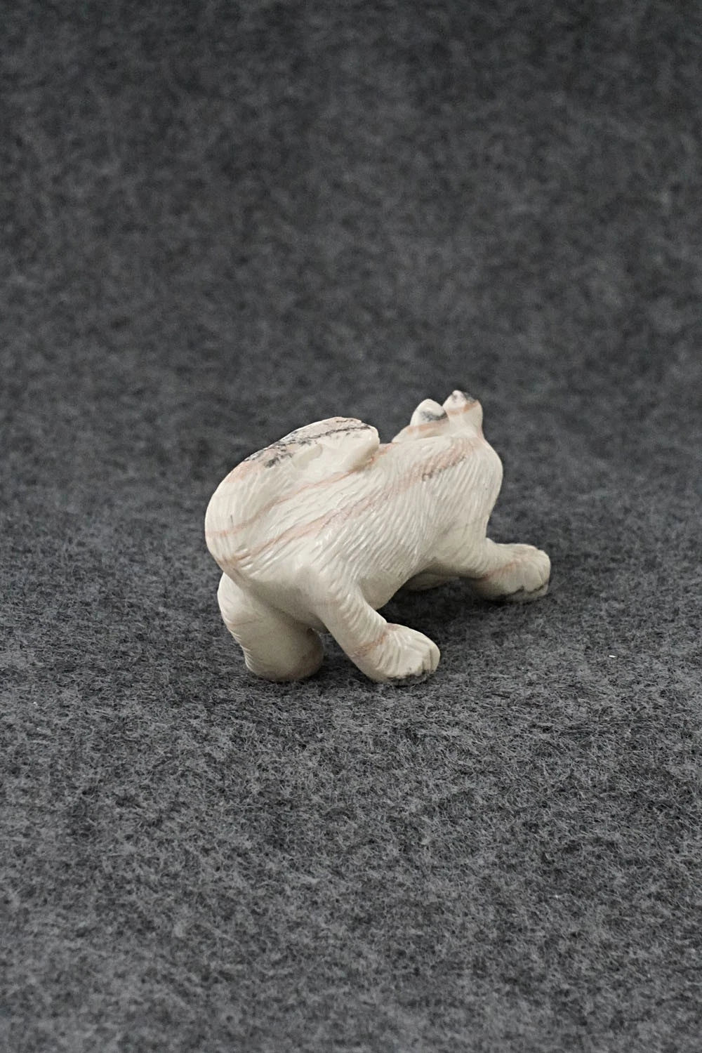 Mountain Lion Zuni Fetish Carving - Wilfred Cheama