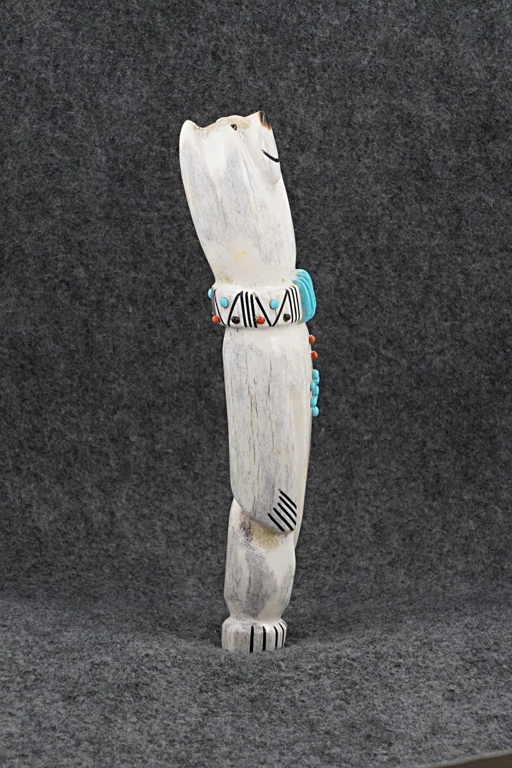 Bear Zuni Fetish Carving - Claudia Peina