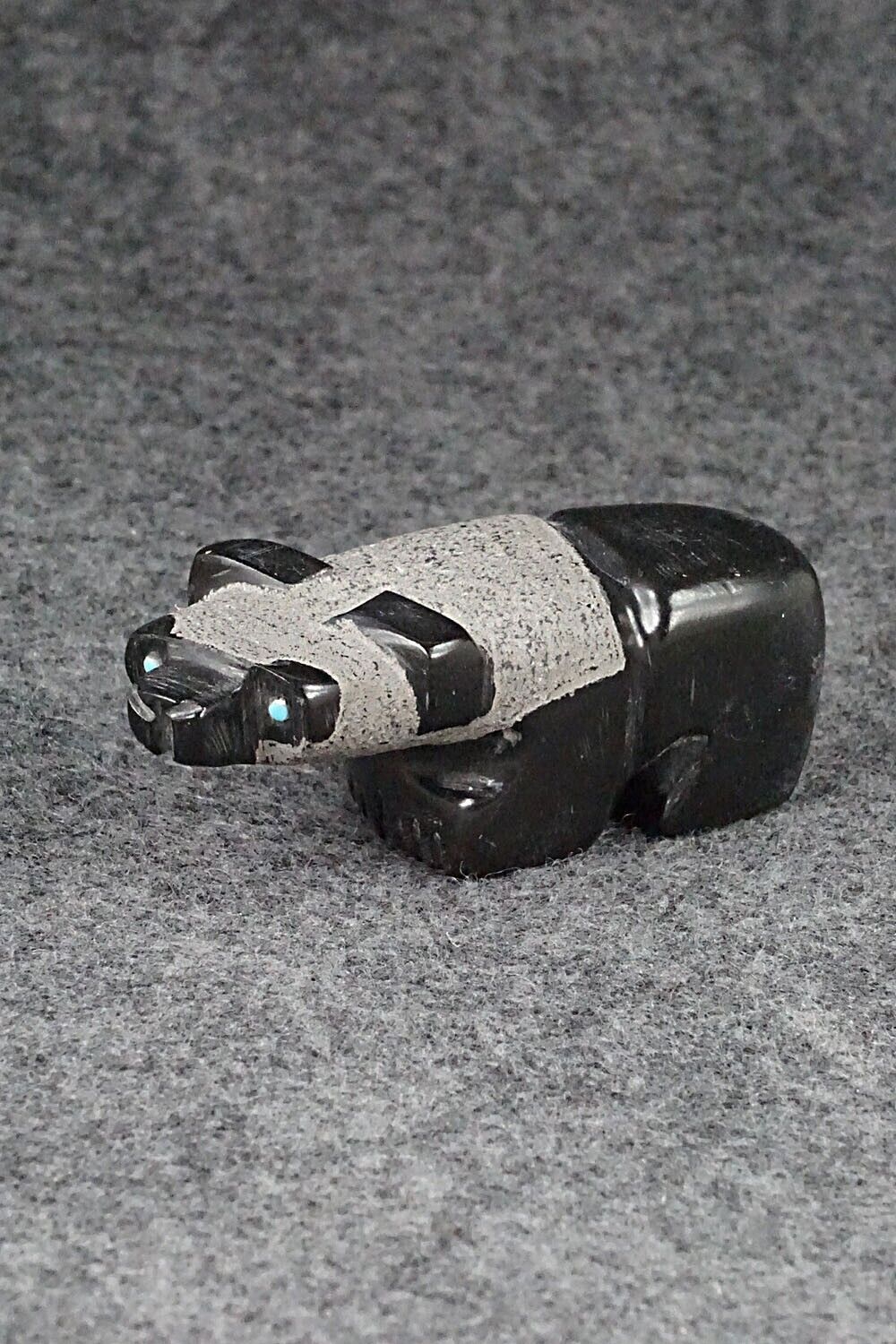 Bear Zuni Fetish Carving - Reynold Lunasee