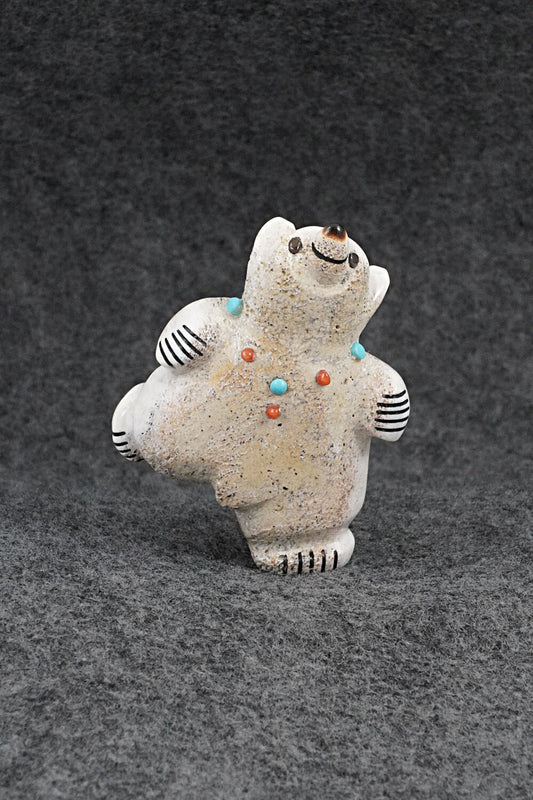 Bear Zuni Fetish Carving - Claudia Peina