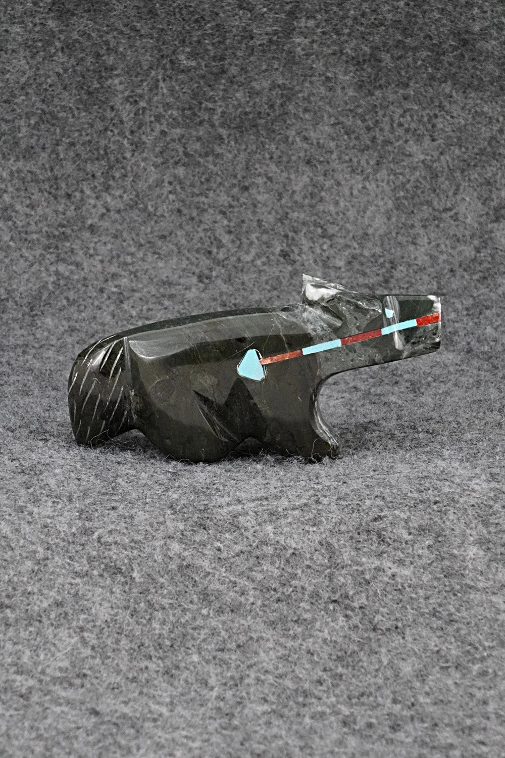 Wolf Zuni Fetish Carving - Kenric Laiwakete