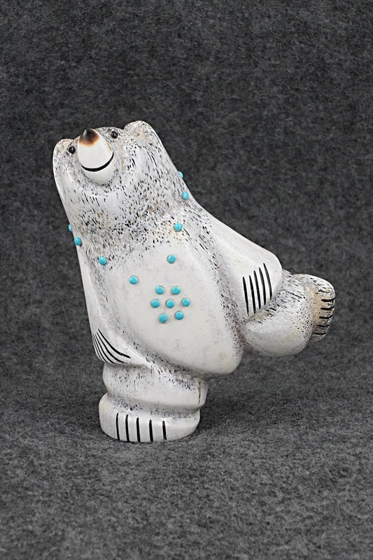 Bear Zuni Fetish Carving - Claudia Peina