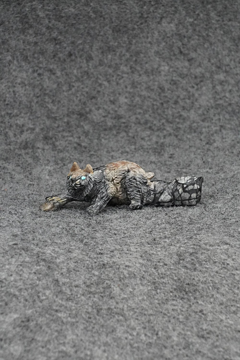 Bobcat Zuni Fetish Carving - Lance Cheama