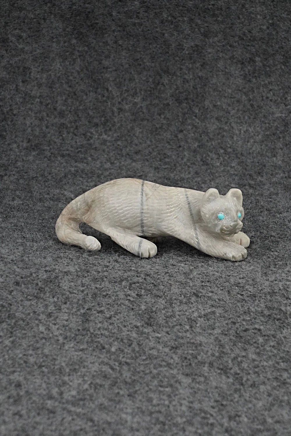 Mountain Lion Zuni Fetish Carving - Wilfred Cheama