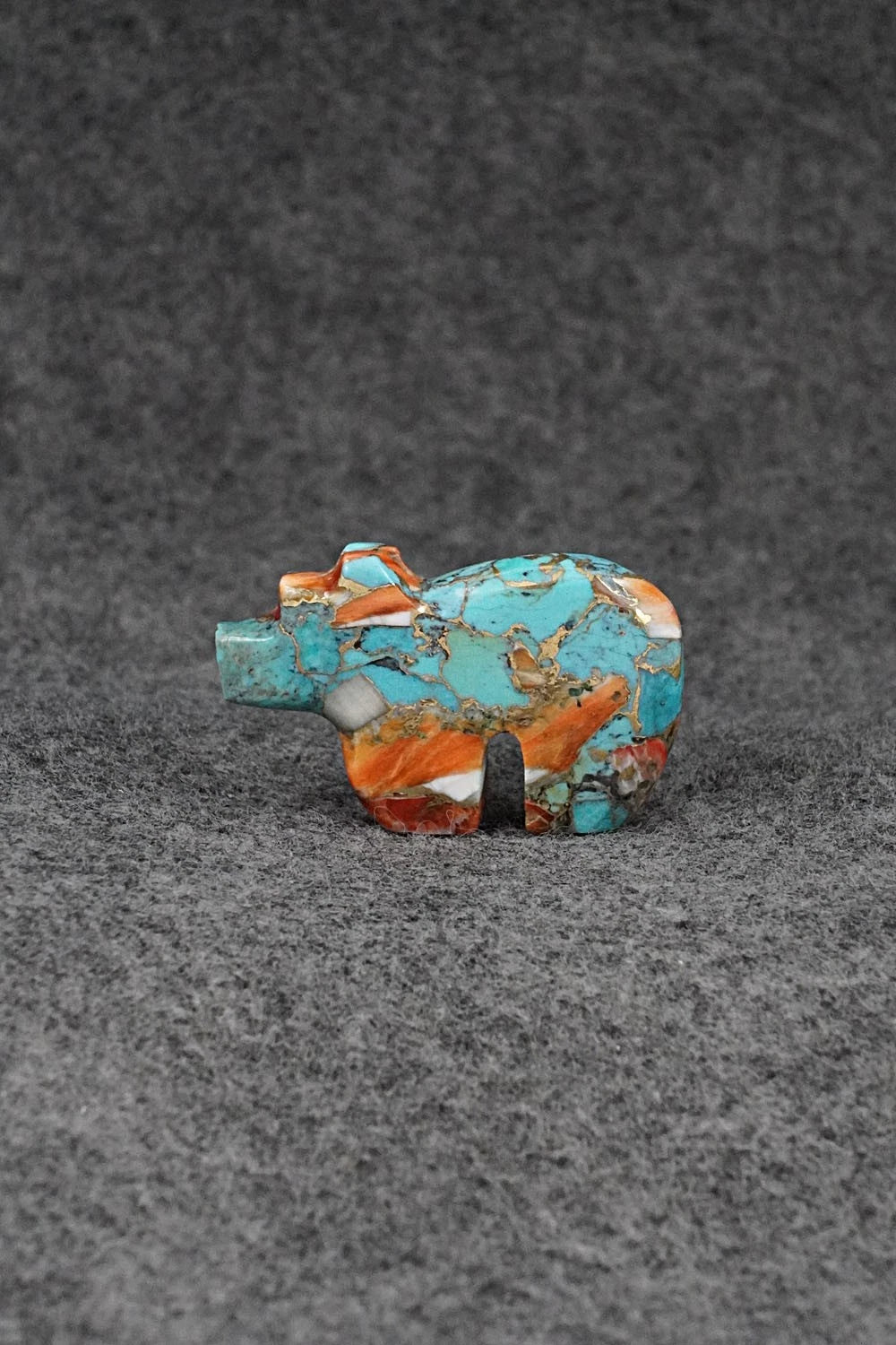 Bear Zuni Fetish Carving - Bernard Laiwekete