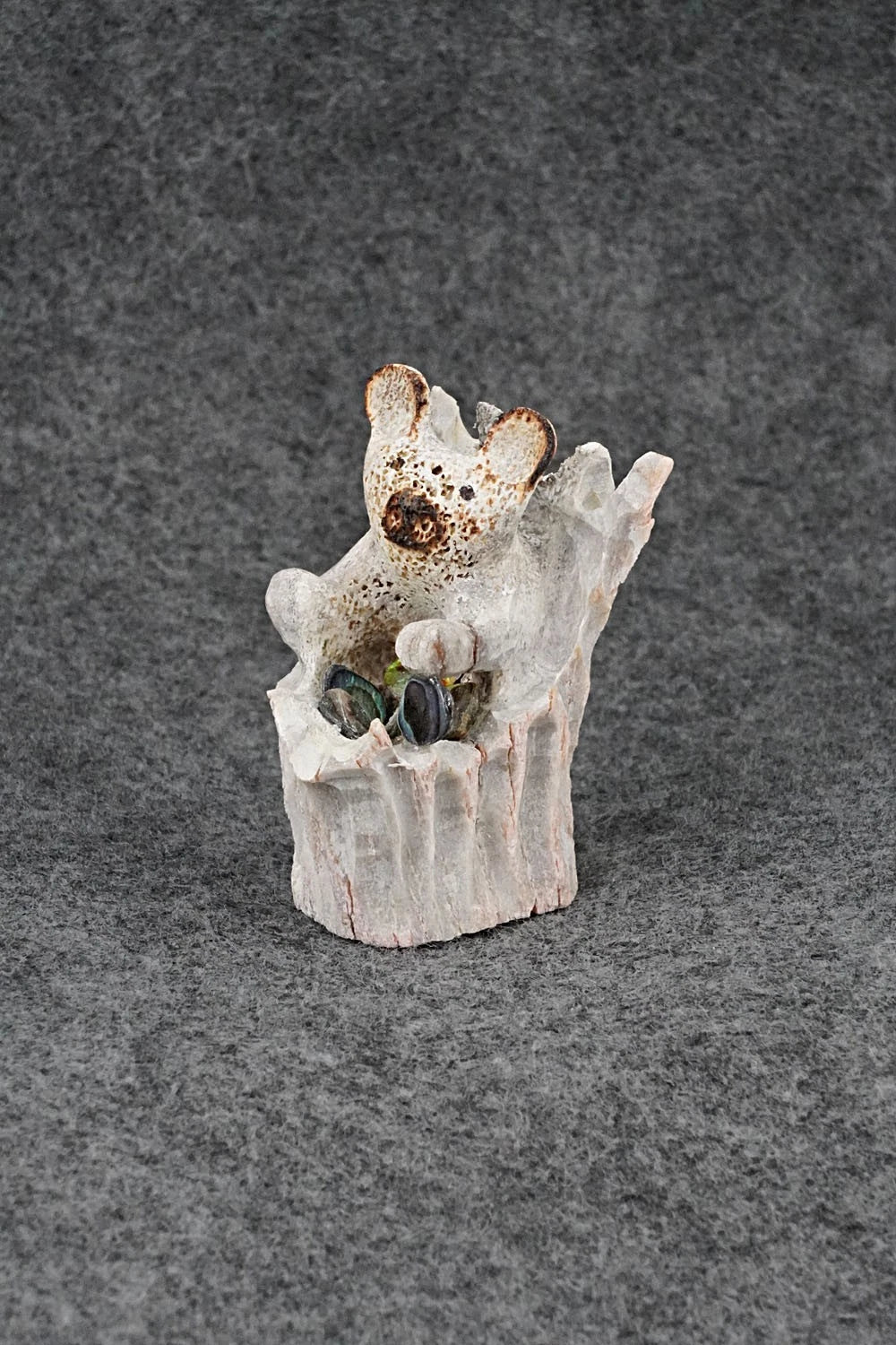 Bear Zuni Fetish Carving - Ruben Najera