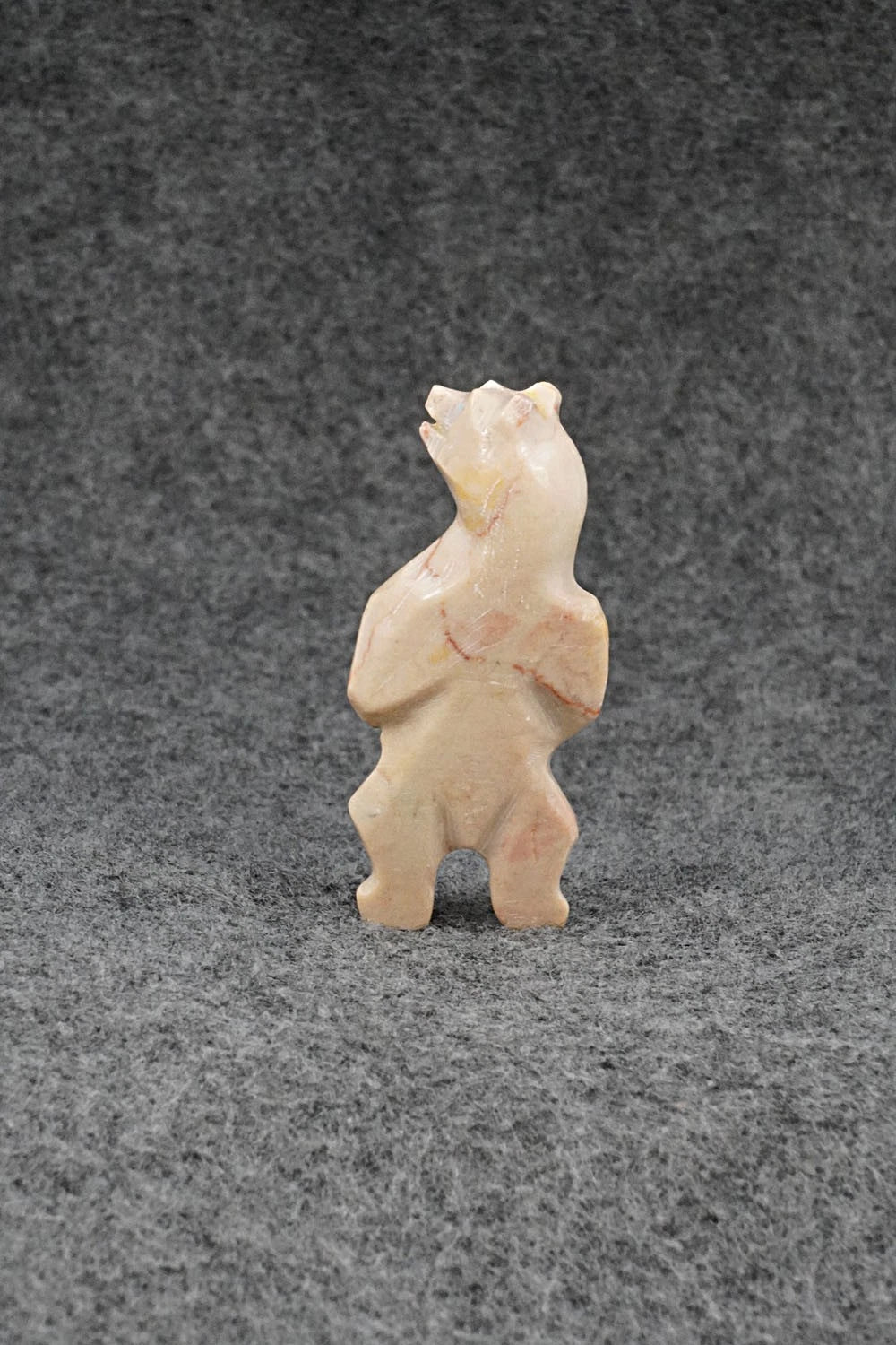Bear Zuni Fetish Carving - Andres Lementino