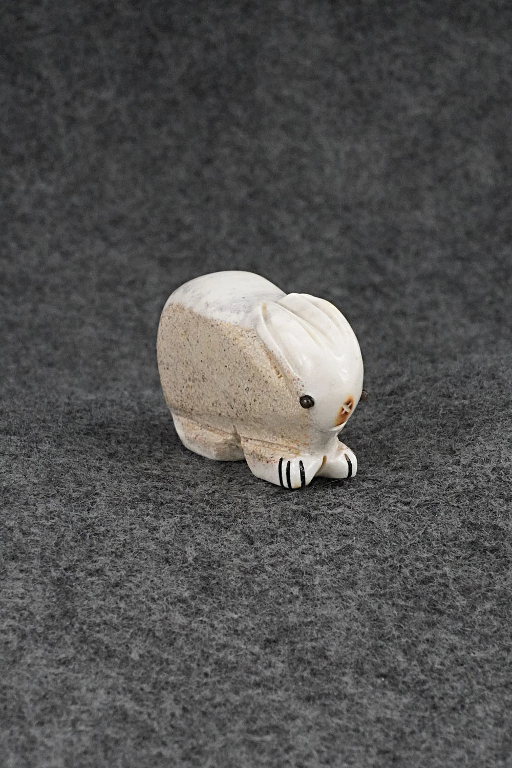 Rabbit Zuni Fetish Carving - Claudia Peina