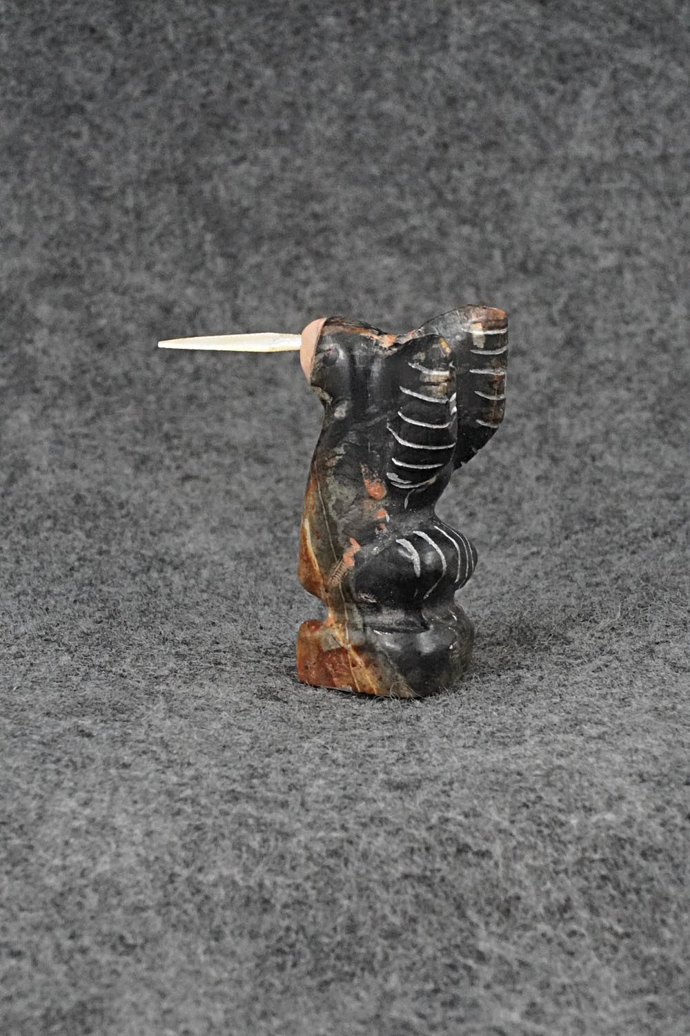 Humming Bird Zuni Fetish Carving - Justin Red Elk