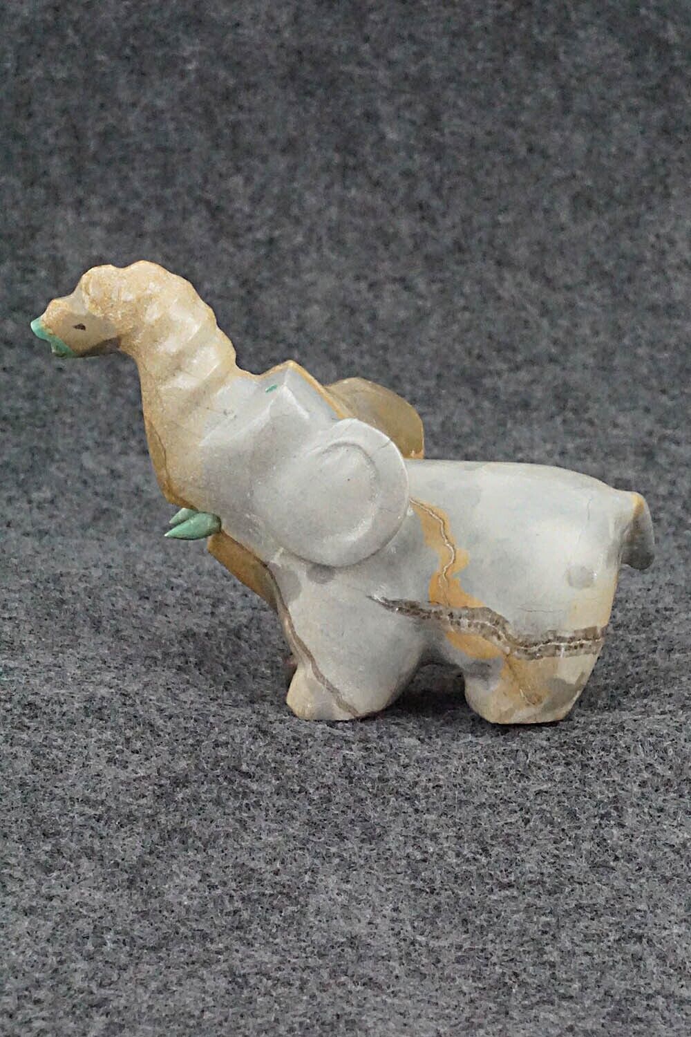 Elephant Zuni Fetish Carving - Enrike Leekya