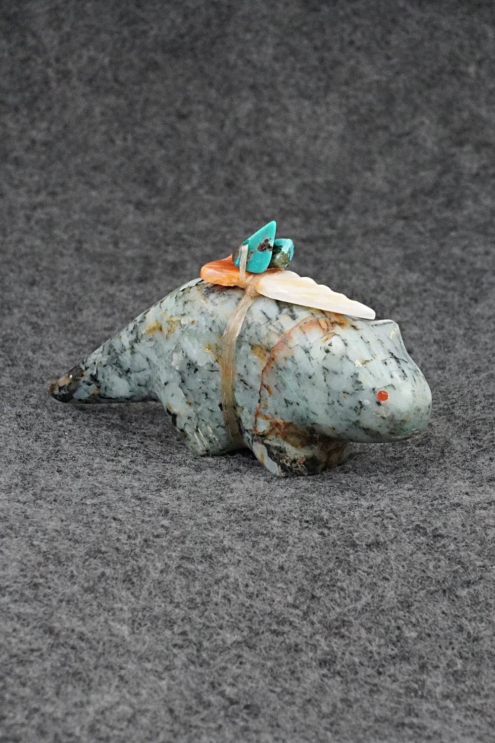 Wolf Zuni Fetish Carving - Daphne Quam
