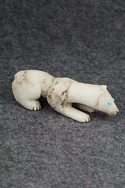 Wolf Zuni Fetish Carving - Jonas Hustito