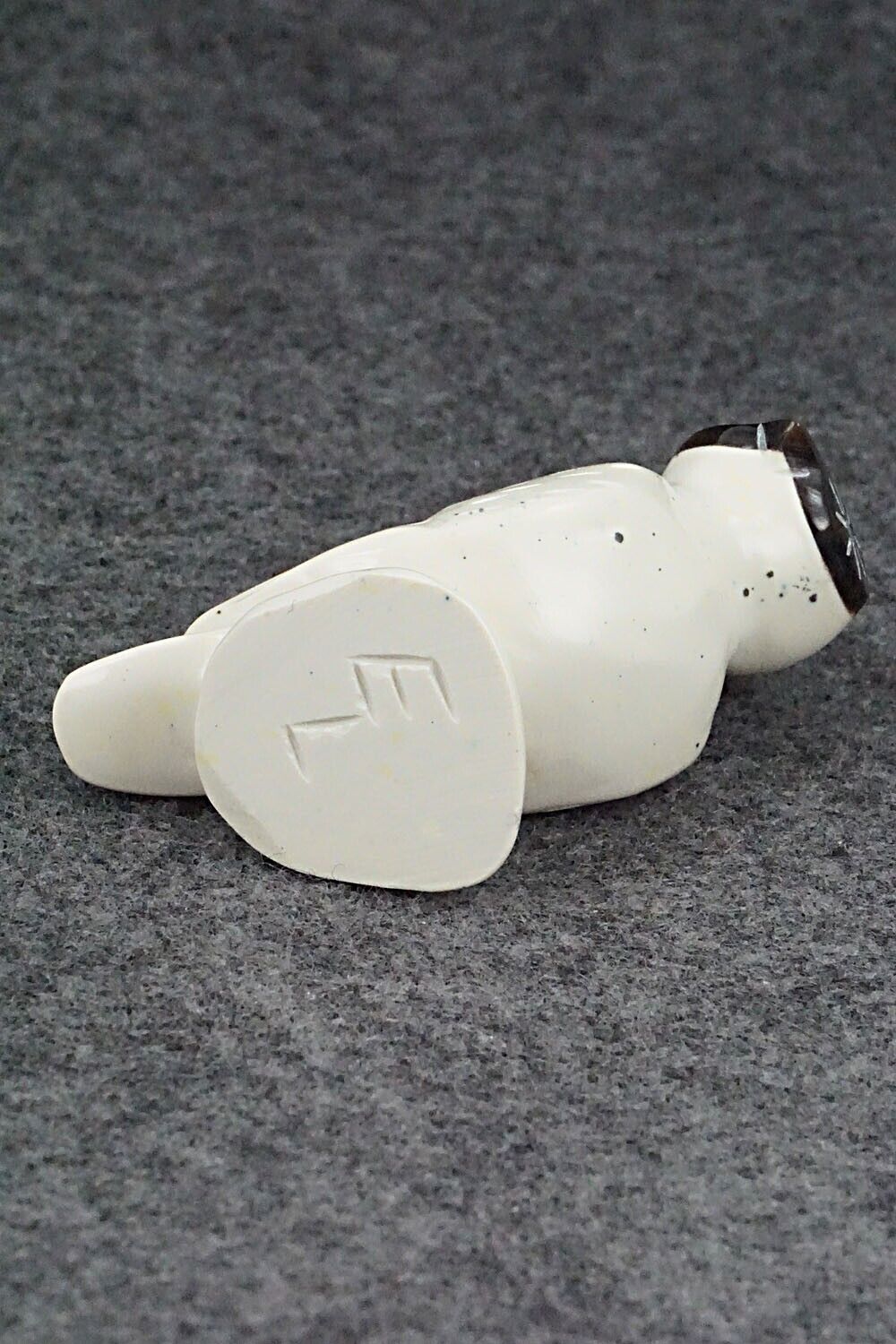Owl Zuni Fetish Carving - Enrike Leekya