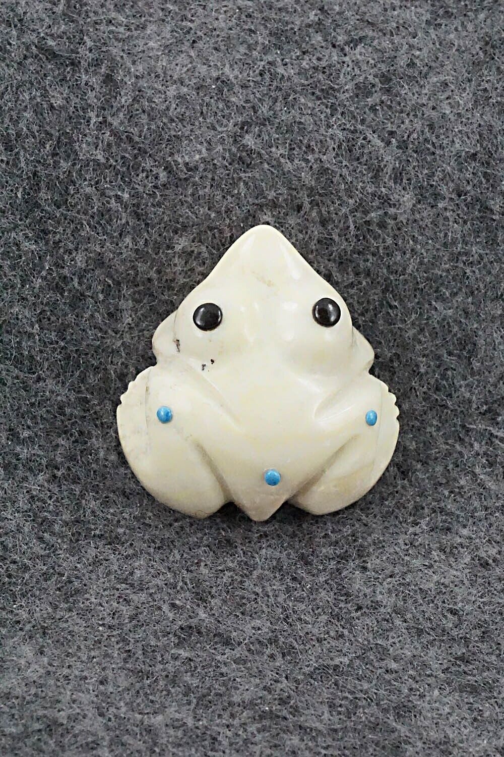 Frog Zuni Fetish Carving - Gordon Poncho