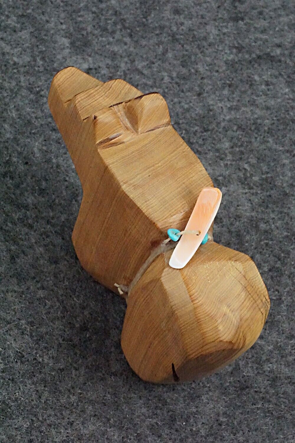 Bear Zuni Fetish Carving - Bernard Laiwakete