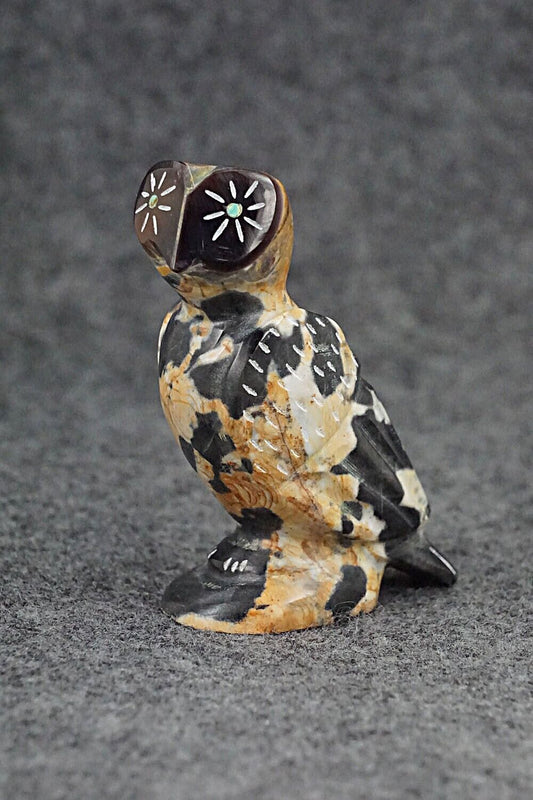 Owl Zuni Fetish Carving - Enrike Leekya