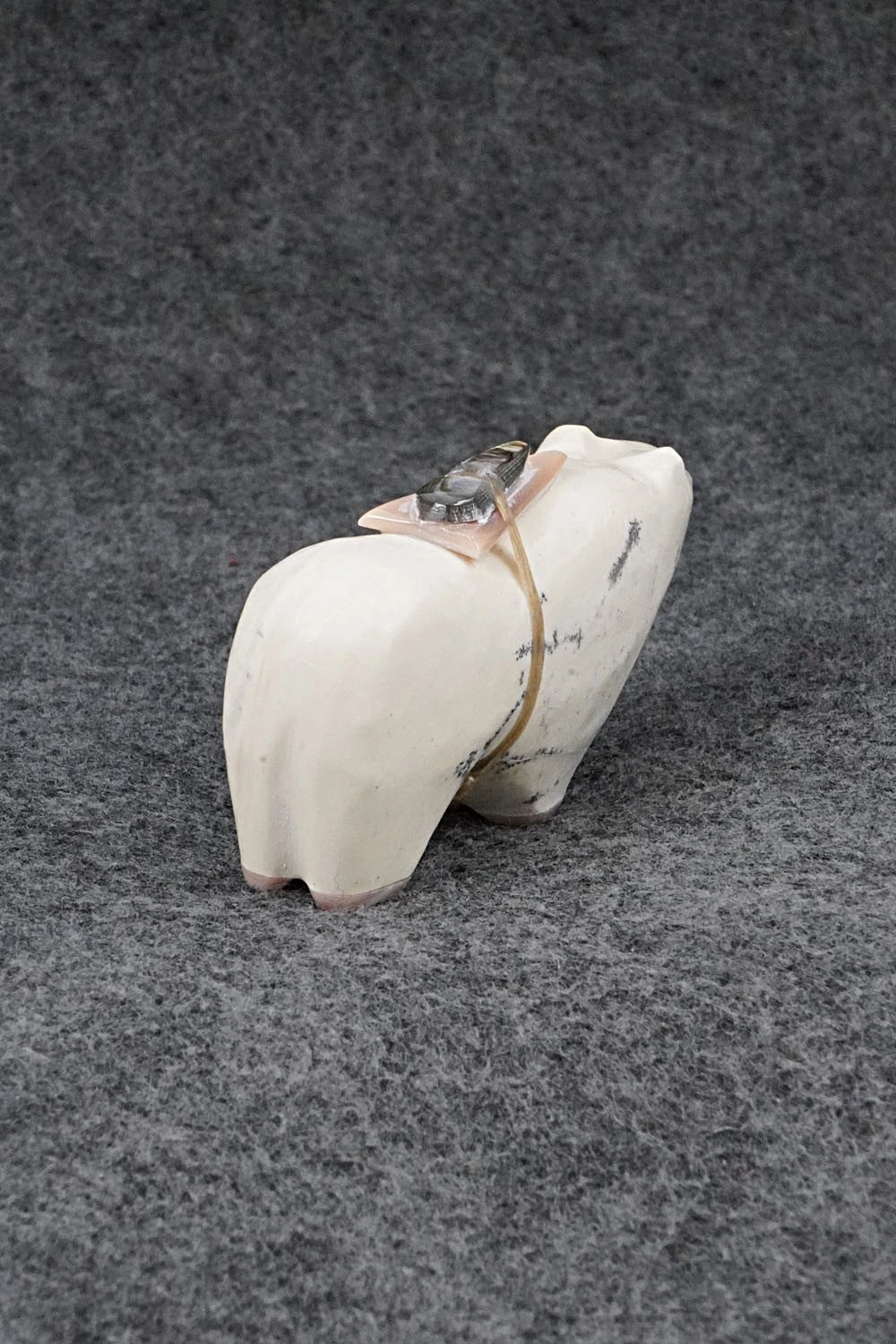 Bear Zuni Fetish Carving - Delvin Leekya