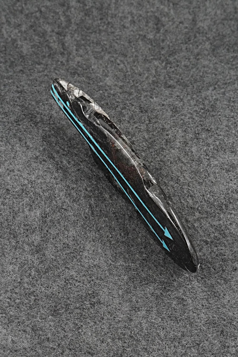 Bear Zuni Fetish Carving - Bernard Laiwakete