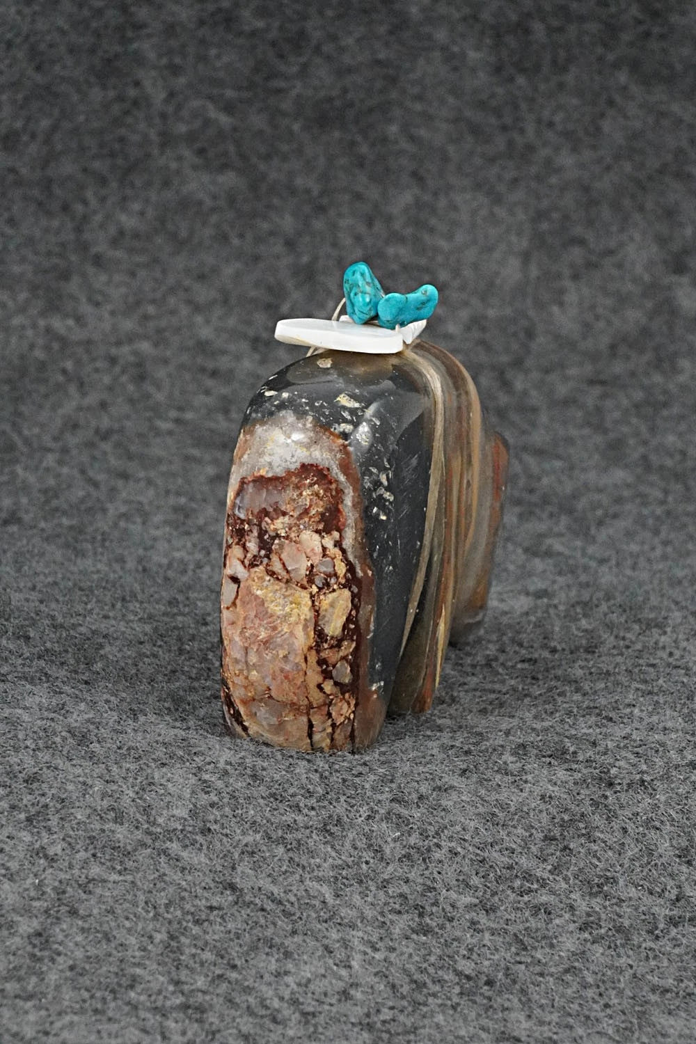 Bear Zuni Fetish Carving - Daphne Quam