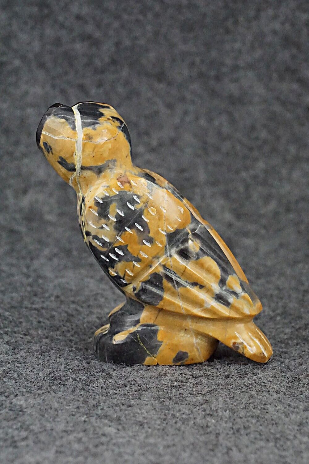 Owl Zuni Fetish Carving - Enrike Leekya