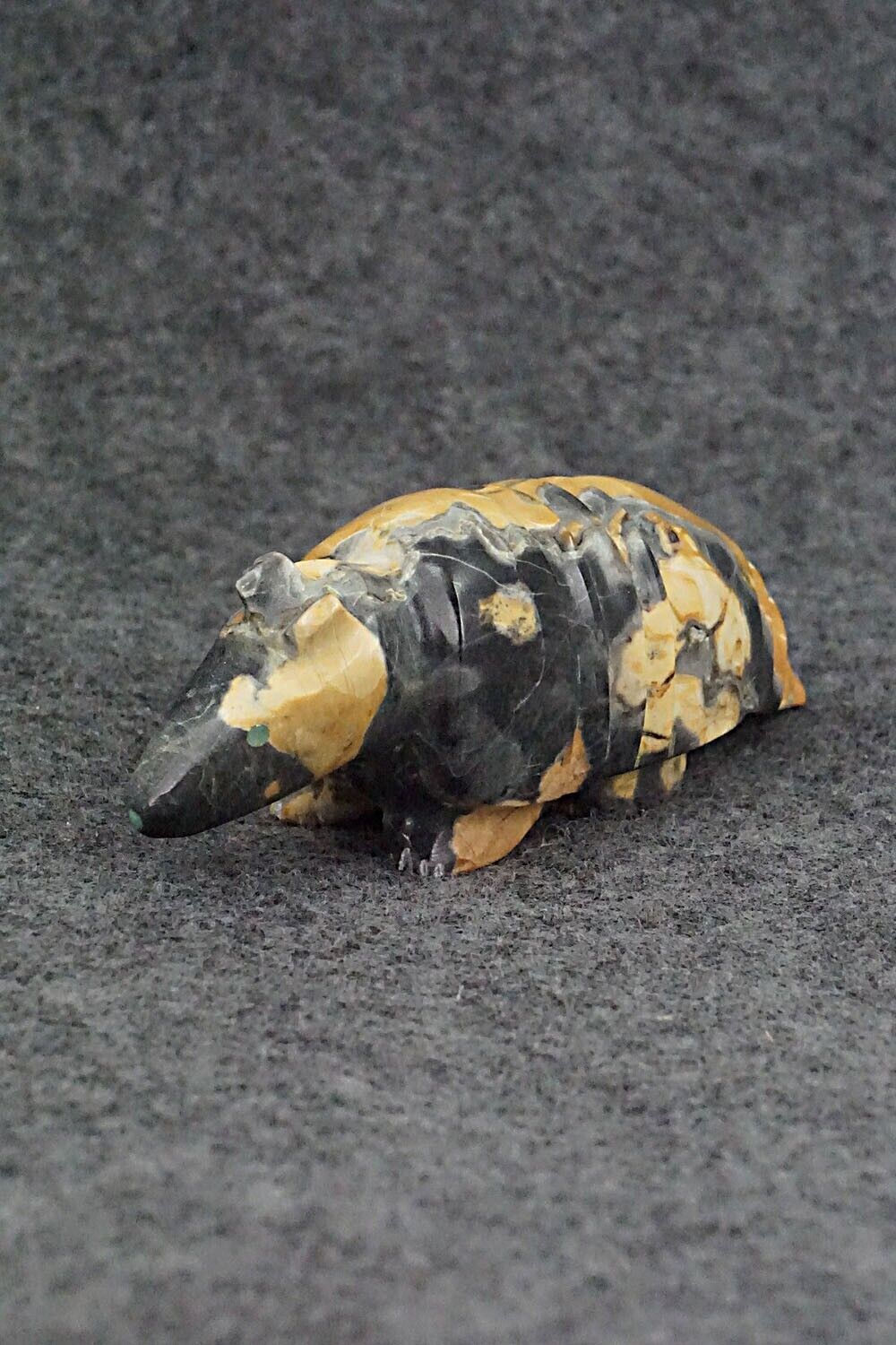 Armadillo Zuni Fetish Carving - Enrike Leekya