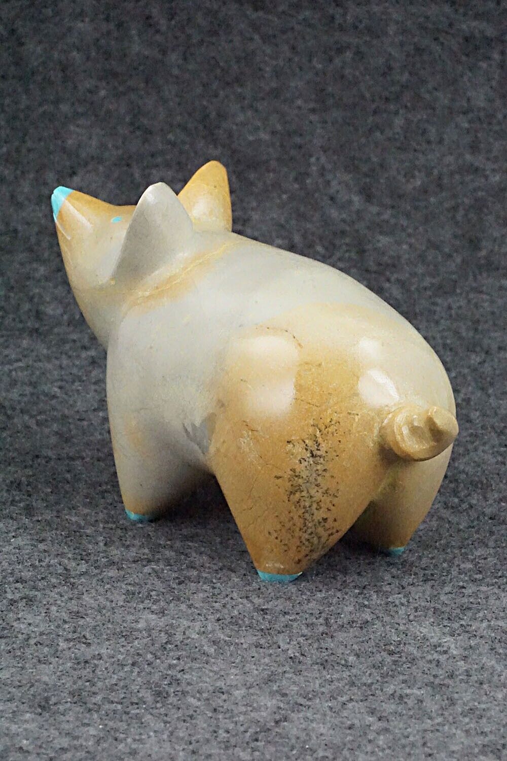 Pig with Curly Tail Zuni Fetish Carving - Enrike Leekya