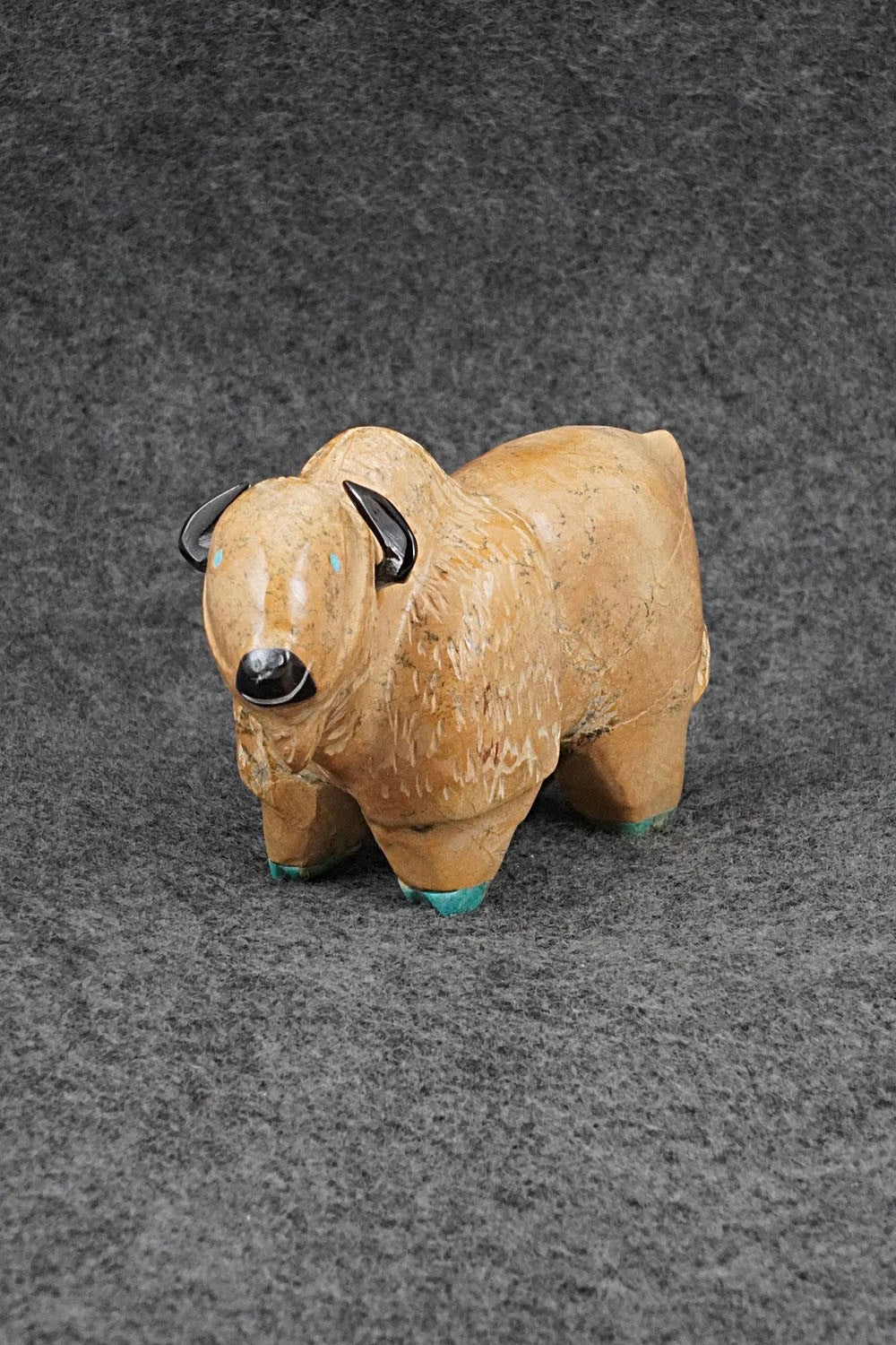 Buffalo Zuni Fetish Carving - Freddie Leekya