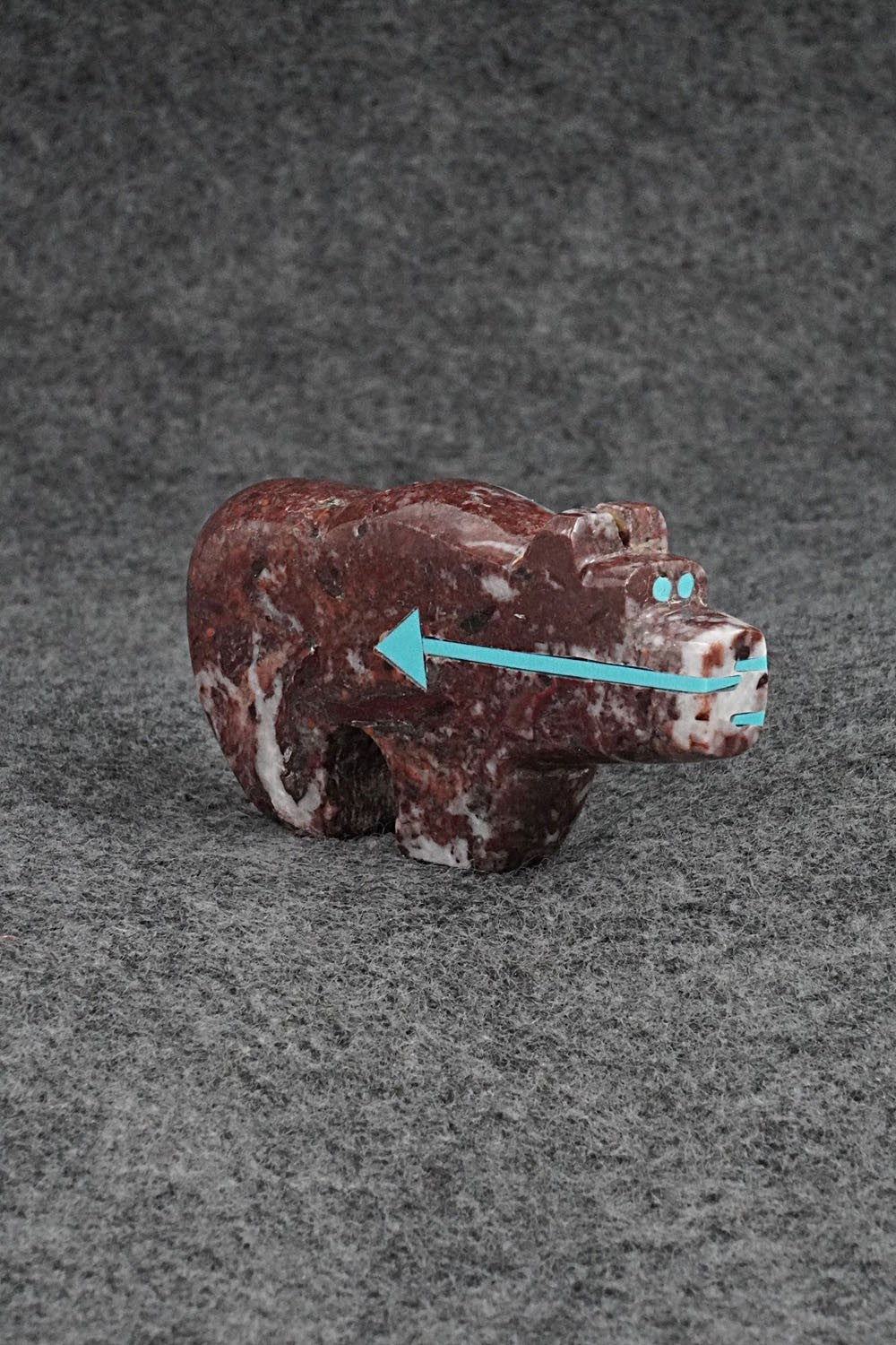 Bear Zuni Fetish Carving - Bernard Laiwakete